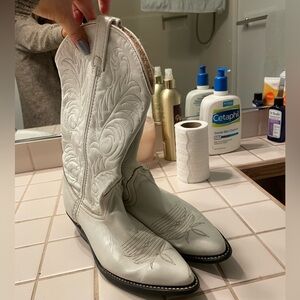 Vintage White Embroidered Leather Western Boots